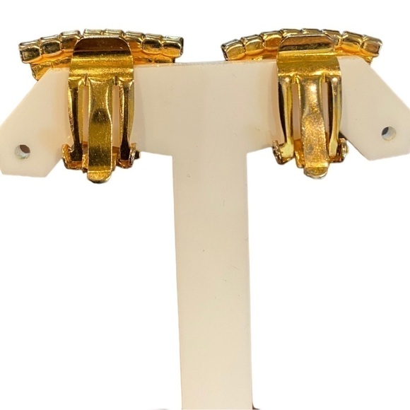 Rainbow Rhinestone Gold Tone Clip On Earrings Vintage - Picture 10 of 10